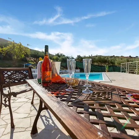 Ravishing In With Private Swimming Pool * Realmonte