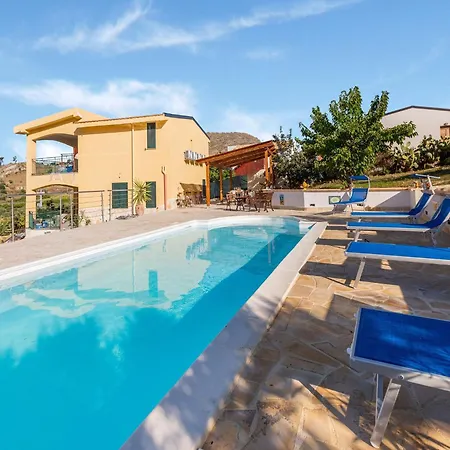 Ravishing In With Private Swimming Pool Realmonte