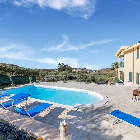 Ravishing In With Private Swimming Pool *