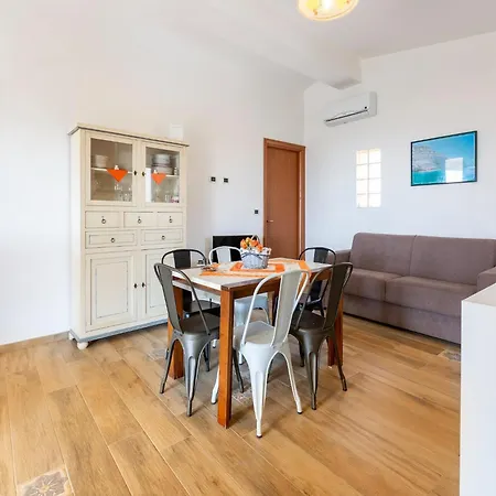 Ravishing In With Private Swimming Pool *