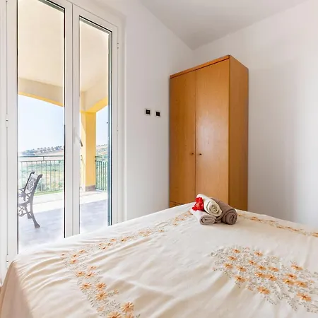 Ravishing In With Private Swimming Pool Realmonte