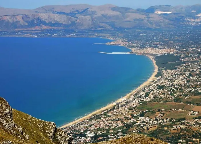 Ravishing In With Private Swimming Pool Вилла Реальмонте