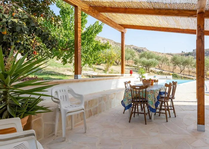 Вилла Ravishing In With Private Swimming Pool Реальмонте